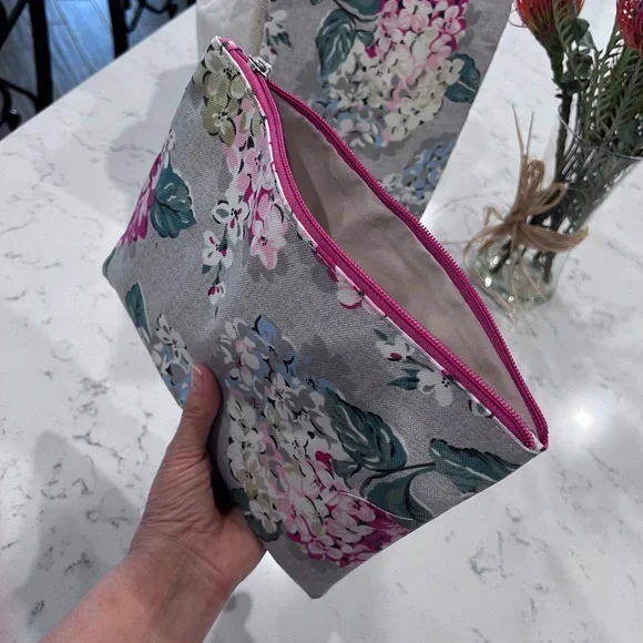 New X-LARGE canvas bag with matching storage bag - Picture 10 of 12